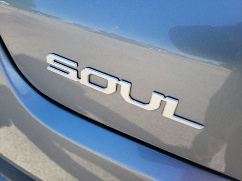 Used 2024 Kia Soul LX w/ Option Group 015 FWD image 7