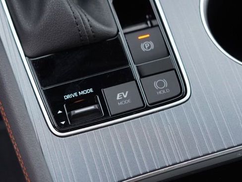 Used 2024 Toyota Sienna XSE image 29