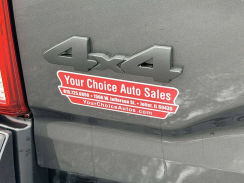 Used 2017 Toyota Tacoma SR5 w/ Tow Package AWD/4WD image 5