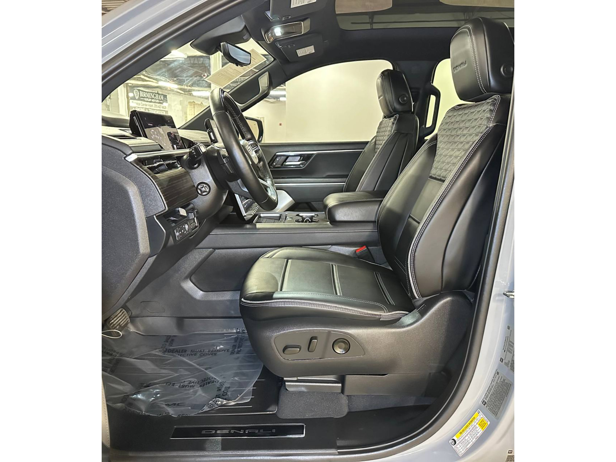 Used 2024 GMC Sierra EV Denali AWD/4WD image 19