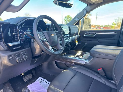 New 2026 Chevrolet Silverado 3500 LTZ w/ LTZ Convenience Package image 14