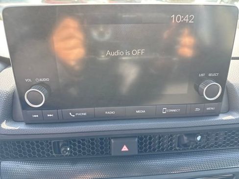 Used 2023 Honda CR-V LX image 9