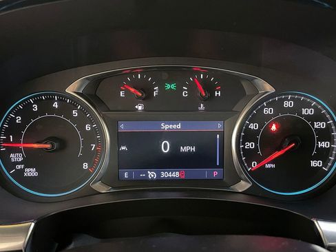 Used 2023 Chevrolet Traverse LT w/ Rear Camera Mirror Package image 31