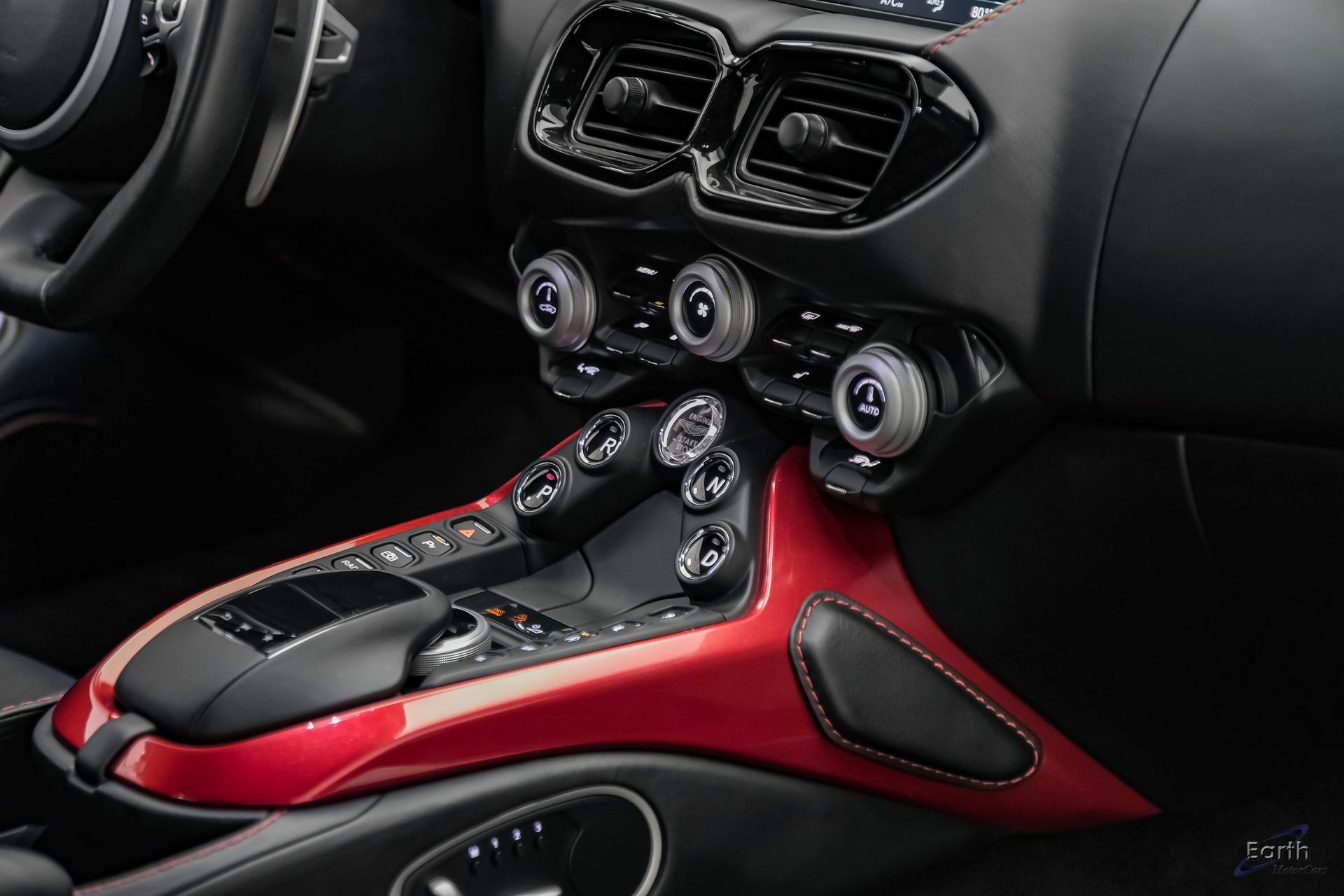 Used 2019 Aston Martin V8 Vantage Coupe RWD image 56