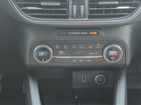 Used 2020 Ford Escape Titanium AWD/4WD image 22
