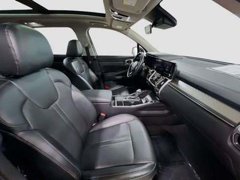 Certified 2022 Kia Sorento S w/ Panoramic Sunroof Package image 30