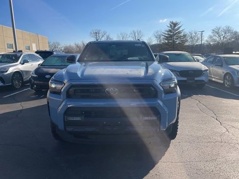 Used 2025 Toyota 4Runner SR5 image 2