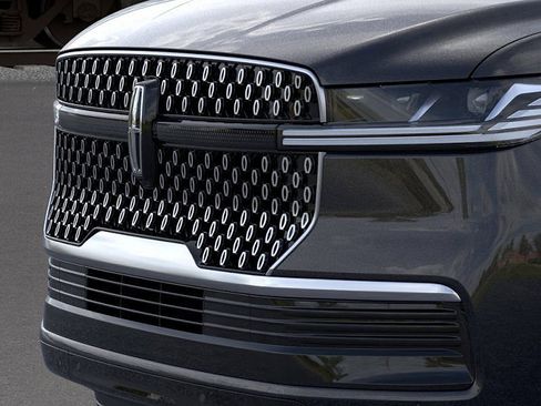 New 2026 Lincoln Navigator Reserve image 17