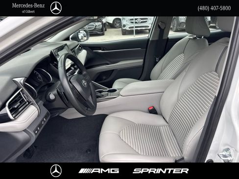 Used 2023 Toyota Camry SE FWD image 7