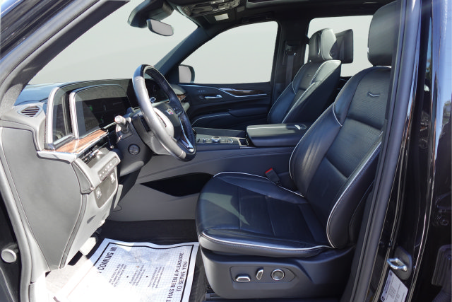 Used 2024 Cadillac Escalade Premium Luxury AWD/4WD image 14