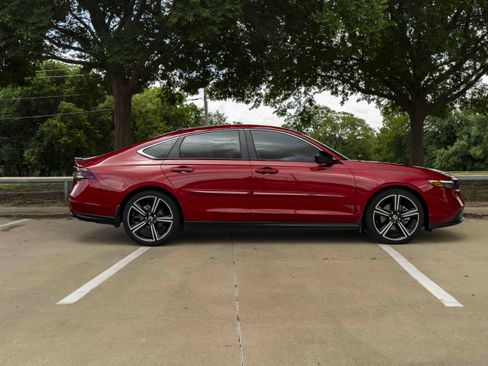 Used 2023 Honda Accord Sport image 10