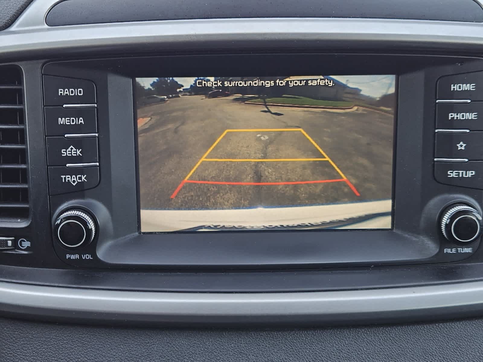 Used 2020 Kia Sorento FWD V6 image 17