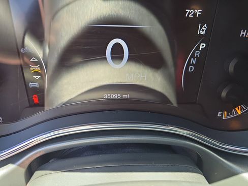 Used 2021 Jeep Grand Cherokee Trailhawk AWD/4WD image 18