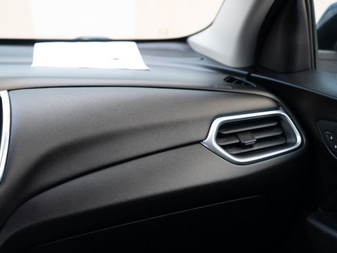 Used 2019 Chevrolet Equinox LT image 29