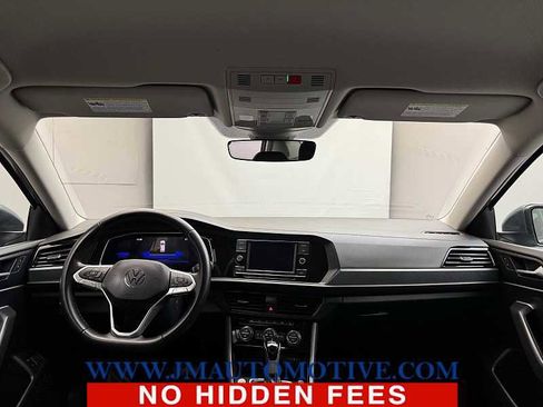 Used 2024 Volkswagen Jetta SE FWD image 11