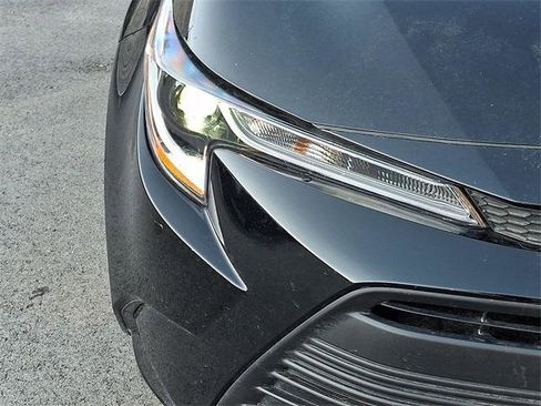 Certified 2023 Toyota Corolla LE image 9