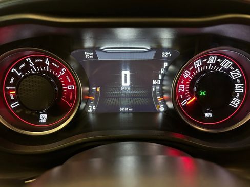 Used 2018 Dodge Challenger SXT w/ Sound Group image 9