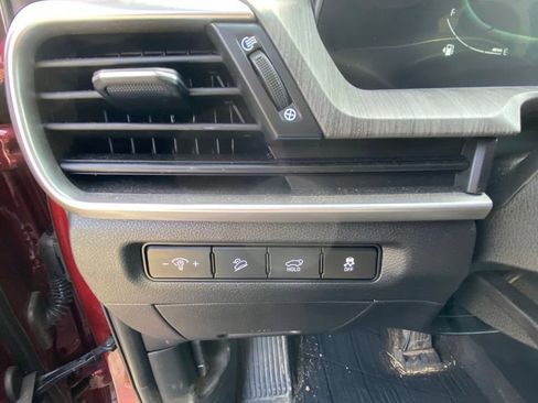 Used 2023 Kia Telluride EX w/ EX Captain's Chair Package FWD image 8