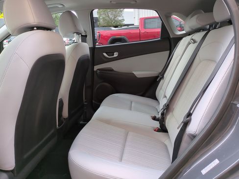 Certified 2023 Hyundai Kona SEL w/ Convenience Package image 13