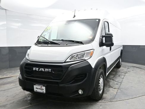 Used 2024 RAM ProMaster 2500 w/ Convenience Group image 2