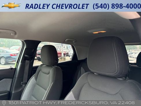 Used 2025 Chevrolet TrailBlazer LT AWD/4WD image 2