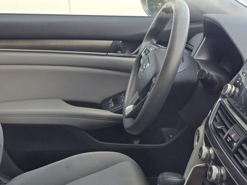 Used 2019 Honda Accord LX image 9