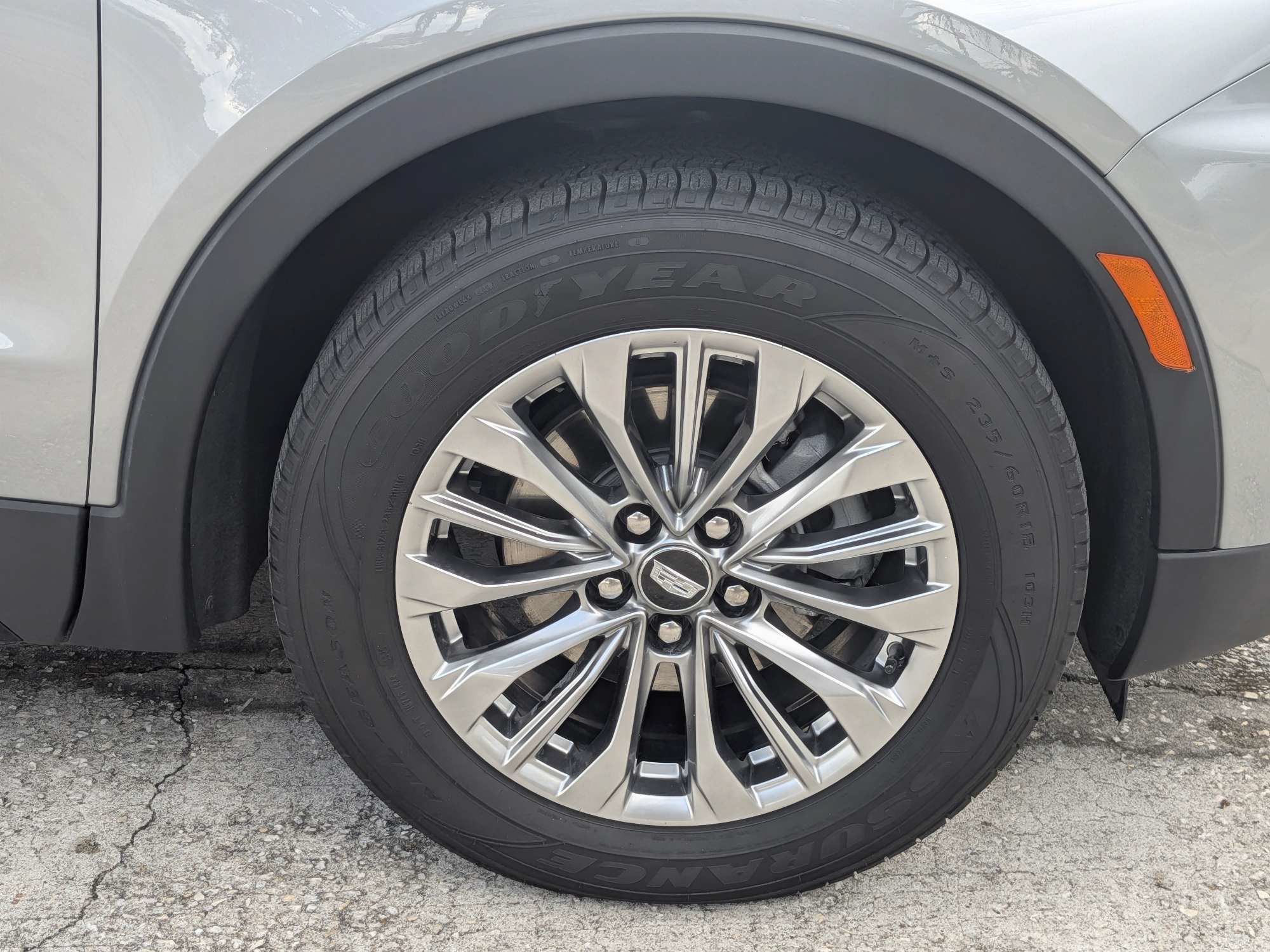 Used 2025 Cadillac XT4 Premium Luxury FWD image 12