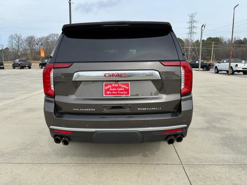 Used 2021 GMC Yukon XL Denali image 6