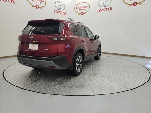 Used 2023 Nissan Rogue SV w/ SV Premium B Package image 8