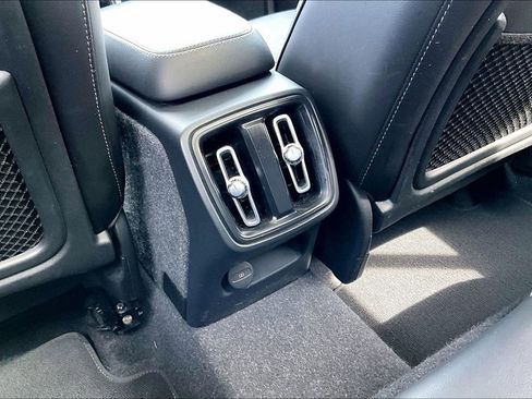 Used 2023 Volvo XC40 B4 Plus w/ Protection Package Premier image 31