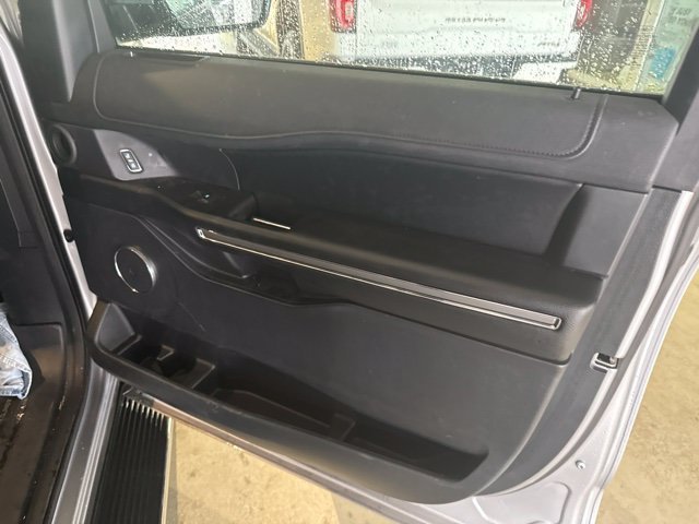 Used 2021 Ford Expedition XLT AWD/4WD image 26