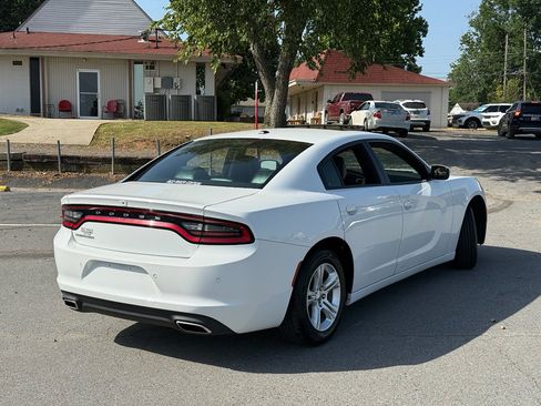 Used 2019 Dodge Charger SXT w/ Leather Interior Group RWD image 7