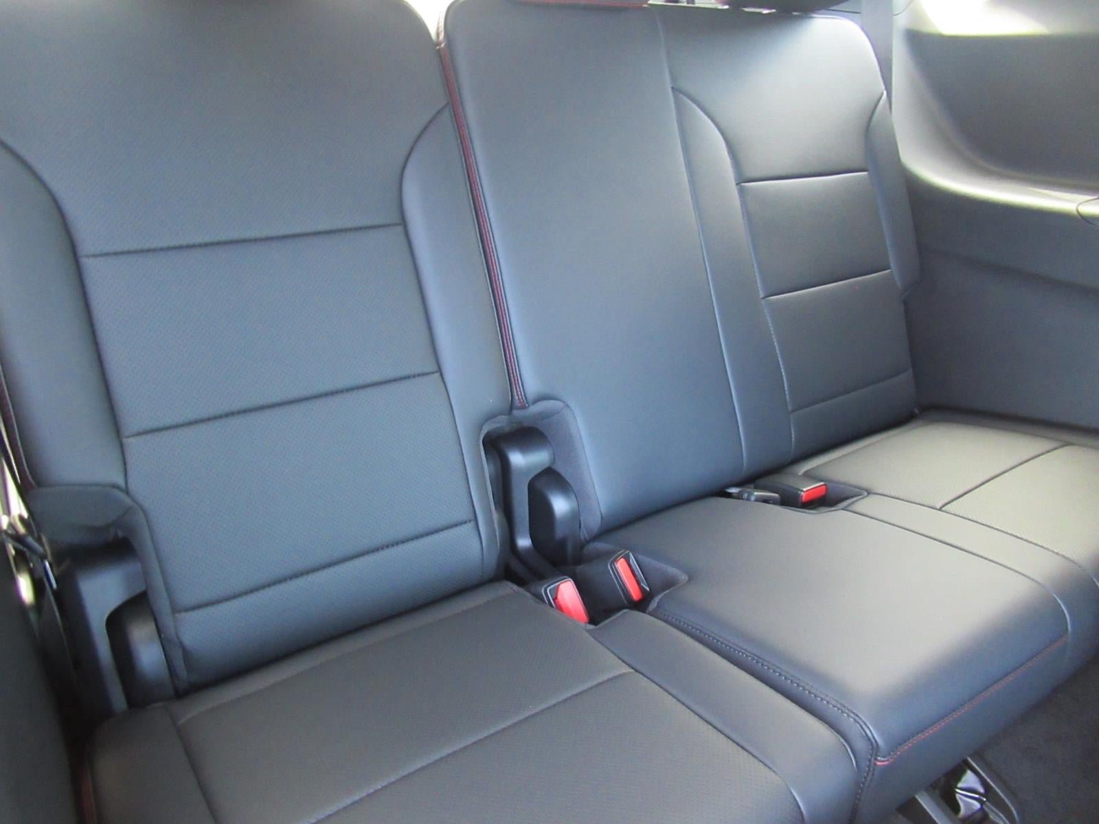 New 2026 Chevrolet Traverse RS w/ LPO, Floor Liner Package FWD image 37