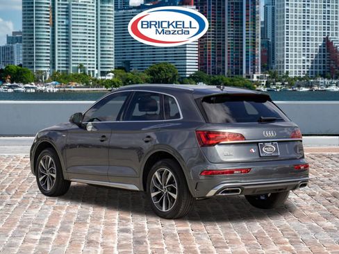 Used 2023 Audi Q5 2.0T Premium w/ Convenience Package image 4