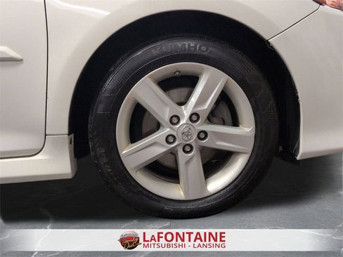 Used 2013 Toyota Camry SE image 28