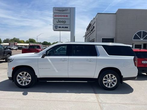 Used 2024 Chevrolet Suburban Premier AWD/4WD image 1