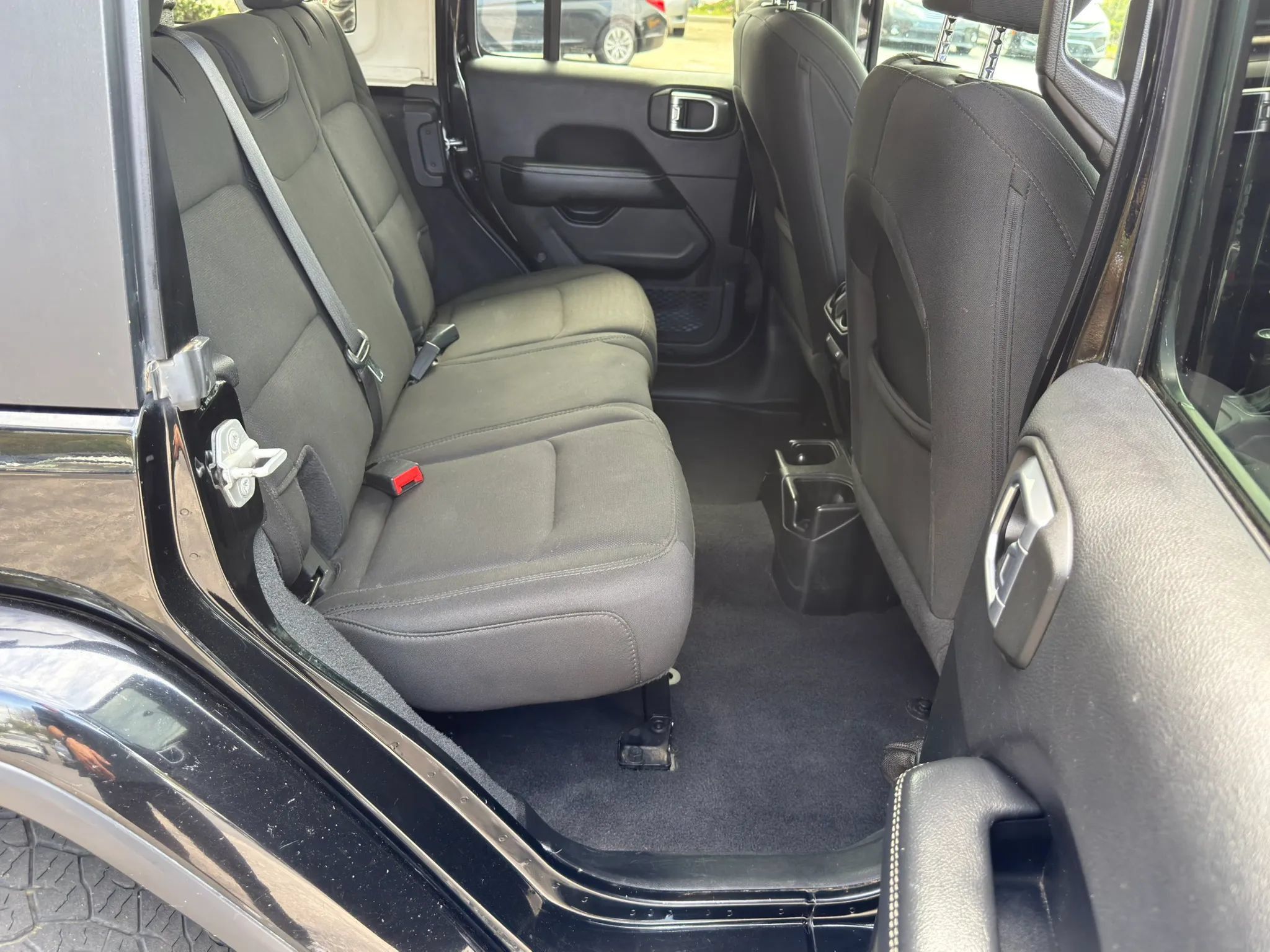 Used 2020 Jeep Wrangler Unlimited Sahara AWD/4WD image 40