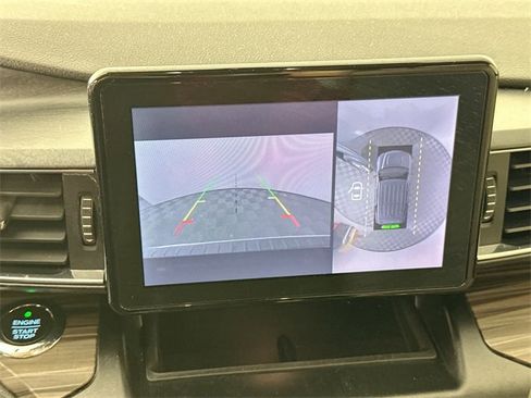 Used 2020 Ford Explorer Limited image 12