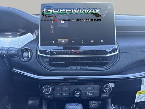 New 2026 Jeep Compass Latitude image 19