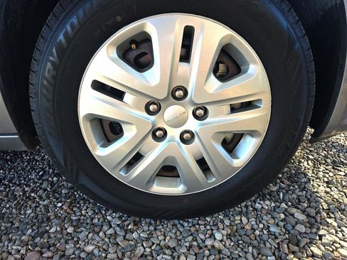 Used 2018 Dodge Grand Caravan SE w/ UConnect Hands-Free Group image 36