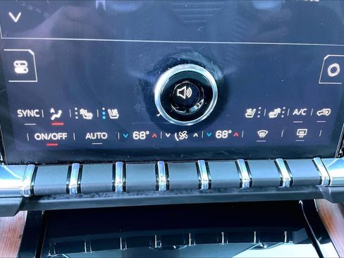 Used 2026 GMC Yukon XL Denali w/ Sun & Power Step Package image 34