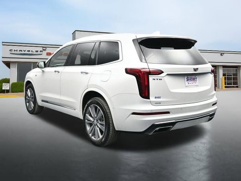 Used 2024 Cadillac XT6 Premium Luxury w/ Technology Package AWD/4WD image 3