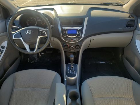Used 2012 Hyundai Accent GS image 11