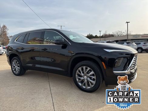 Used 2025 Buick Enclave Preferred image 3