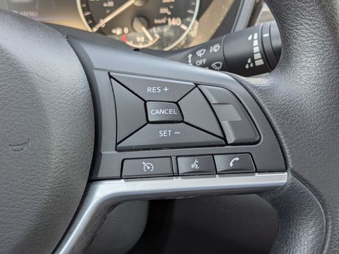 Used 2025 Nissan Altima 2.5 SV FWD image 21