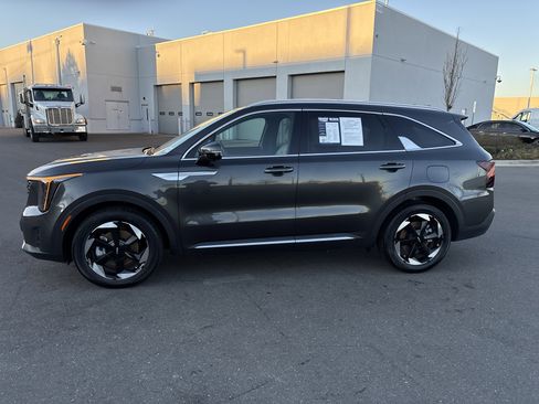 Used 2025 Kia Sorento SX Prestige image 6