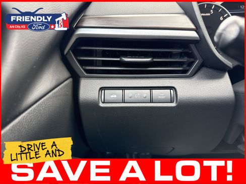 Used 2024 Nissan Altima 2.5 SV FWD image 31