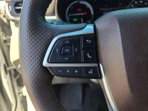 Used 2021 Toyota Sienna Platinum FWD image 21