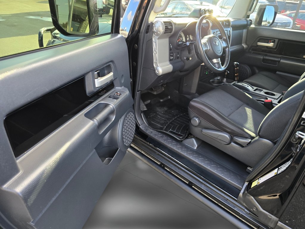 Used 2014 Toyota FJ Cruiser 4WD w/ Upgrade Package image 20