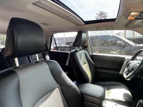 Used 2016 Toyota 4Runner SR5 Premium image 45